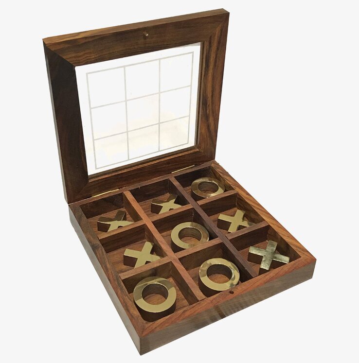 Tic Tac Toe Club Room Gold från Miljögården i träram