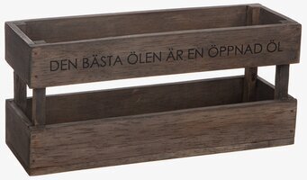 Bild av rustik trälåda med humoristisk gravering