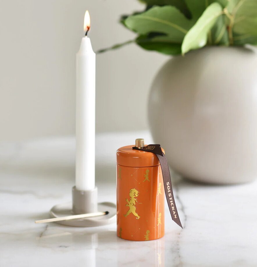 Tändsticksrör - 2023-års Design från Solstickan i orange