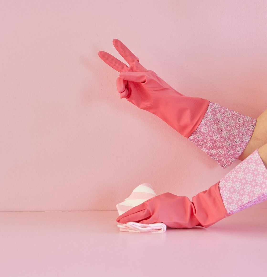 Städhandskar - Printed Edge från Rice i rosa med mönstrad kant