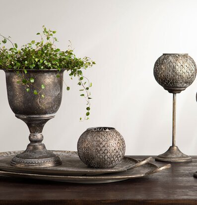 Bild av rustik inredning med antik charm och elegans