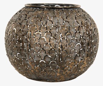 Bild av antik ljuslykta med perforerat mönster