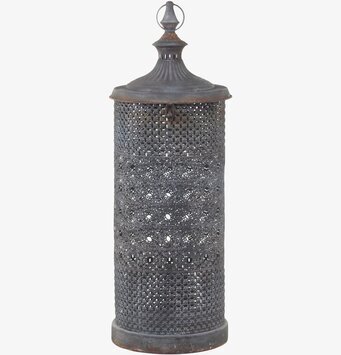 Foto av stor, fransk lantlig lanterna med mönster