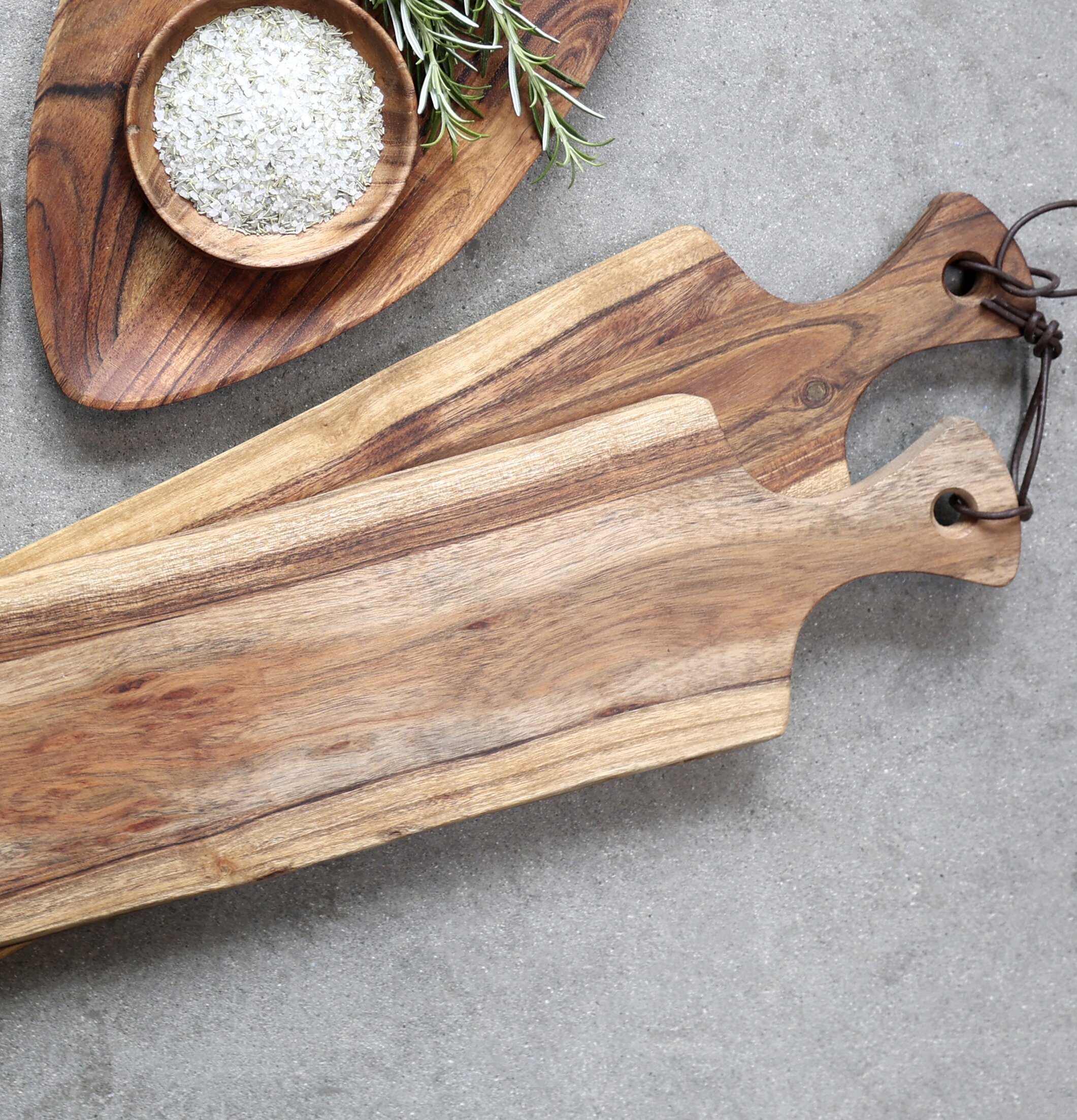 Tapasbräda Oljad Akacia från Chic Antique med rustik känsla