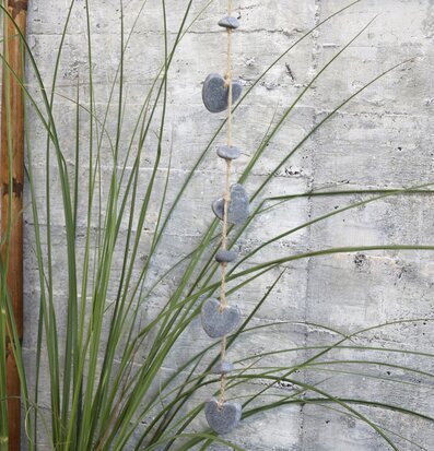 Bild av elegant dekoration med hjärtan och växter