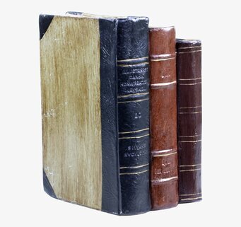 Bild av dekorativa antika böcker med klassisk elegans