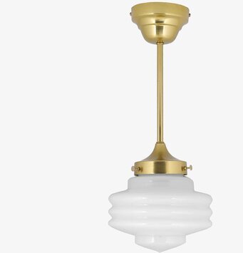 Bild av stilfull taklampa med opalglas och mässing