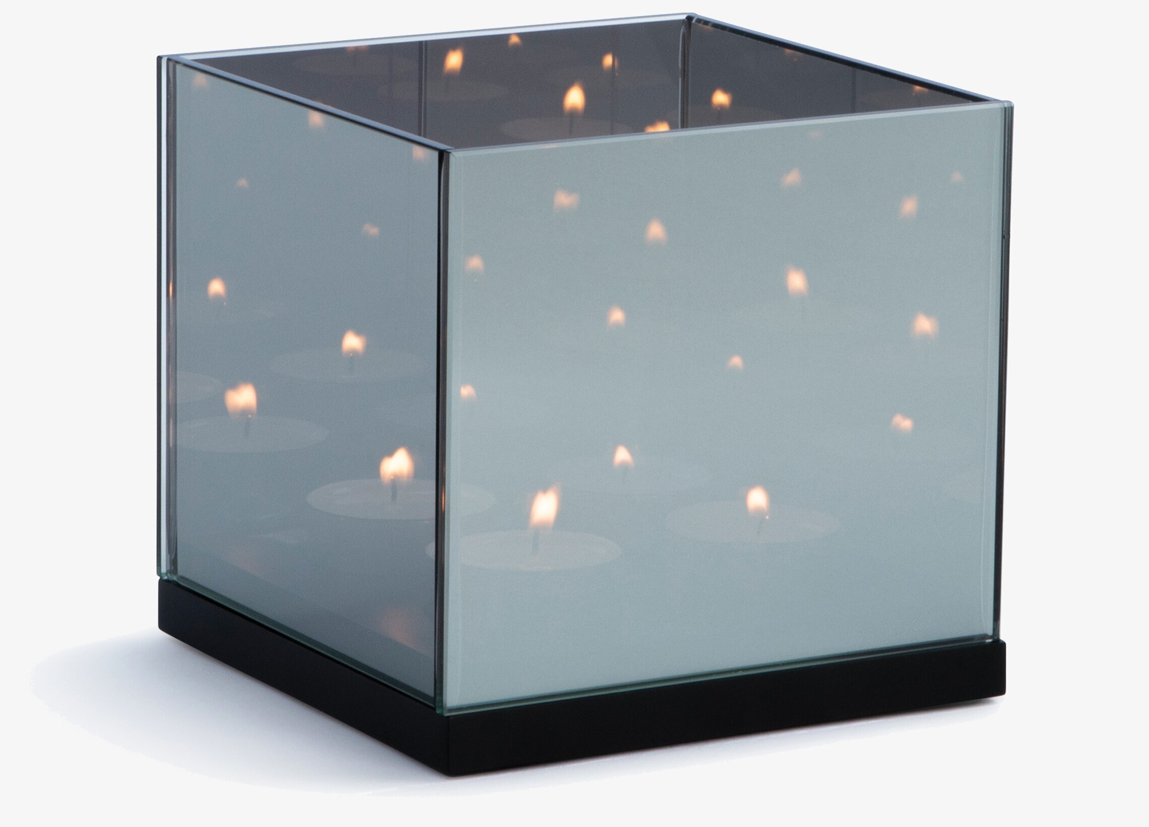 Ljusbox Infinity Light 4 från K Amsterdam med spegeleffekt