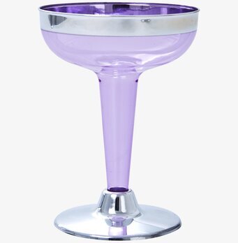 Bild av lila plastglas för champagne, festlig design