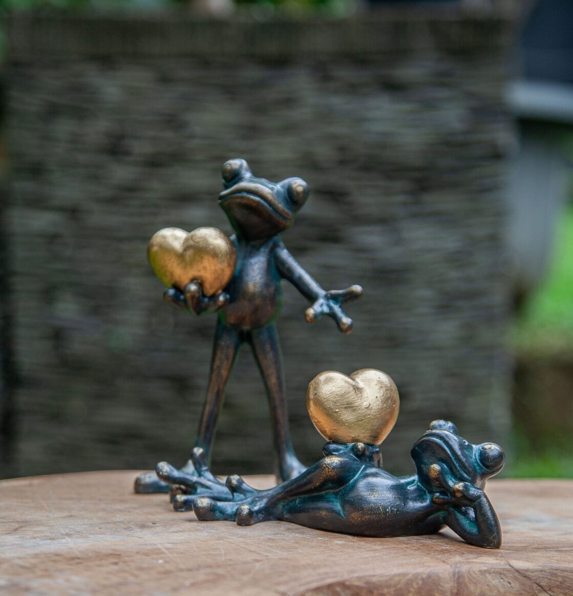 Yoga Groda Liggande Hjärta från Different Design i trädgård