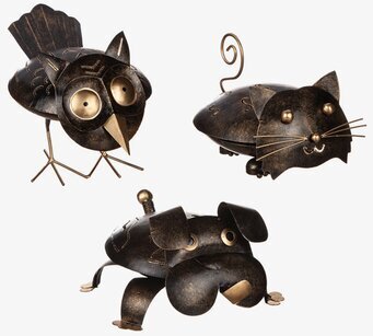 Bild: Kreativa djurformade föremål i hamrad plåt