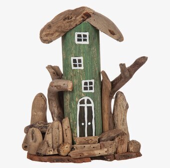 Foto av konstverk i återvunnen drivved och trä