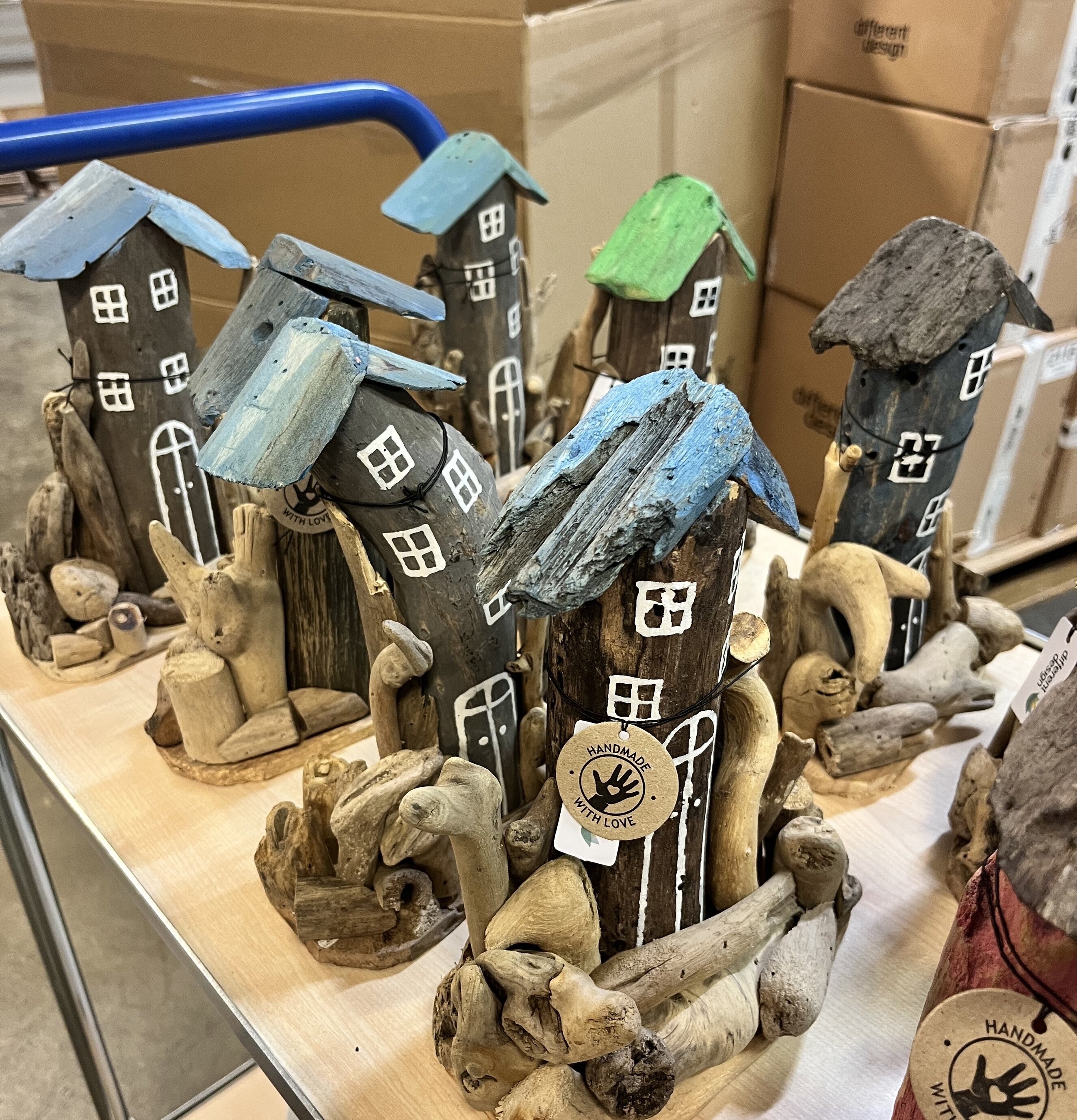 Hus Drivved från Different Design, handgjort av återvunnet trä