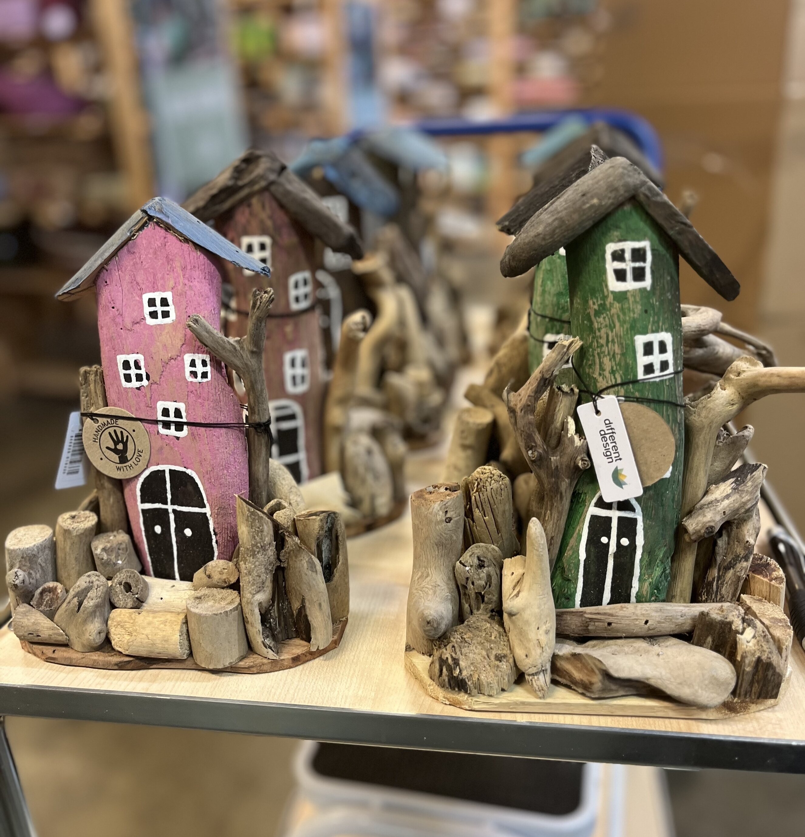 Hus Drivved från Different Design i en butiksmiljö