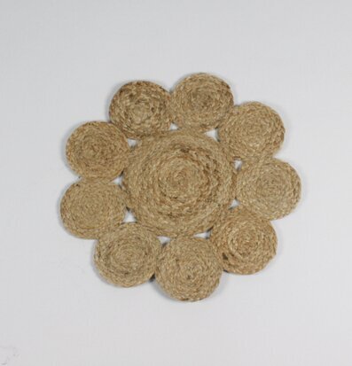 Bild av elegant bordstablett i jute med unik design