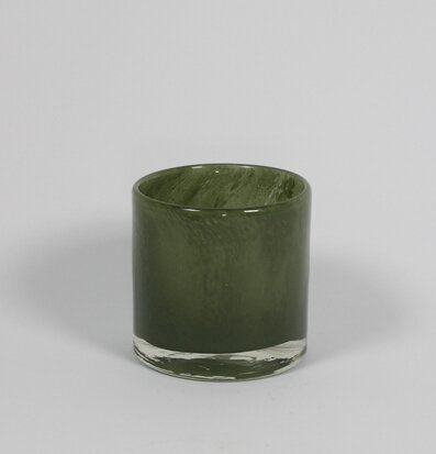 Foto av stilren ljuslykta i djupt grön design