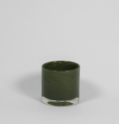 Bild av stilren ljuslykta i olivgrönt glas