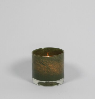 Bild av elegant ljuslykta i grönt glasarbete