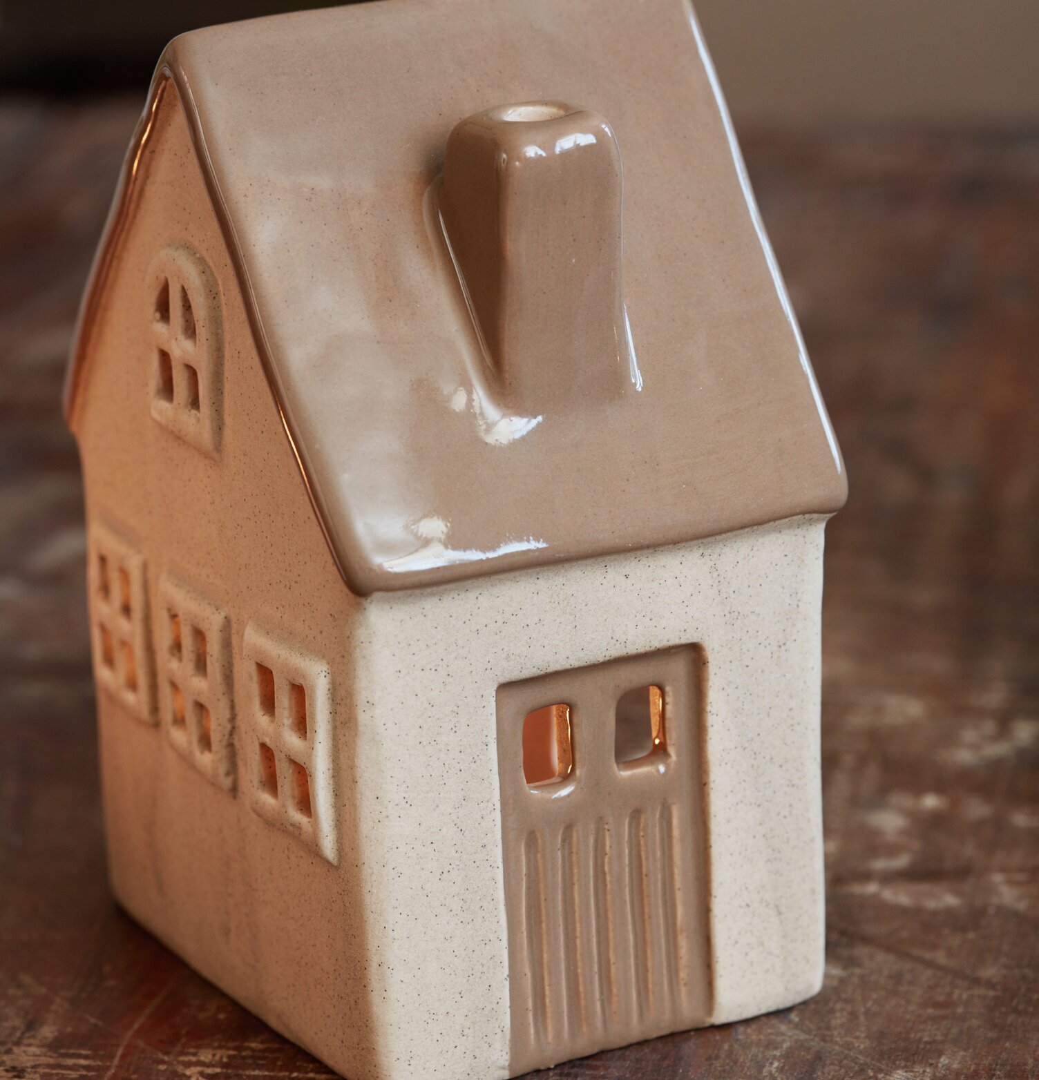 Ljuslykta Keramikhus Liten Natur från IB Laursen på träbord