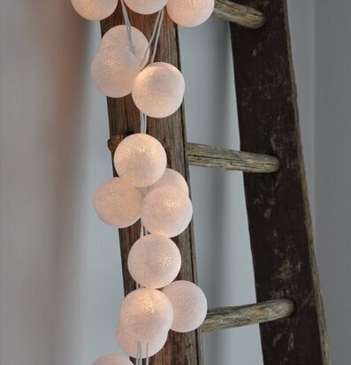 Bild av ljusslinga som skapar en mysig atmosfär