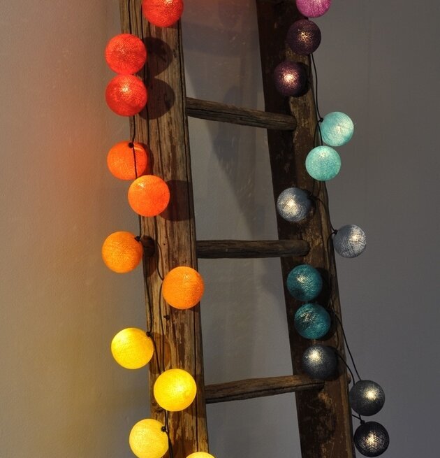 Ljusslinga Happy Lights - Rainbow från Happy Lights på stege