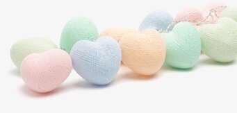 Bild av dekorativ ljusslinga med pastellfärger