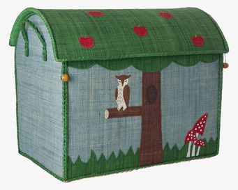 Bild av charmigt förvaringshus med skogstema