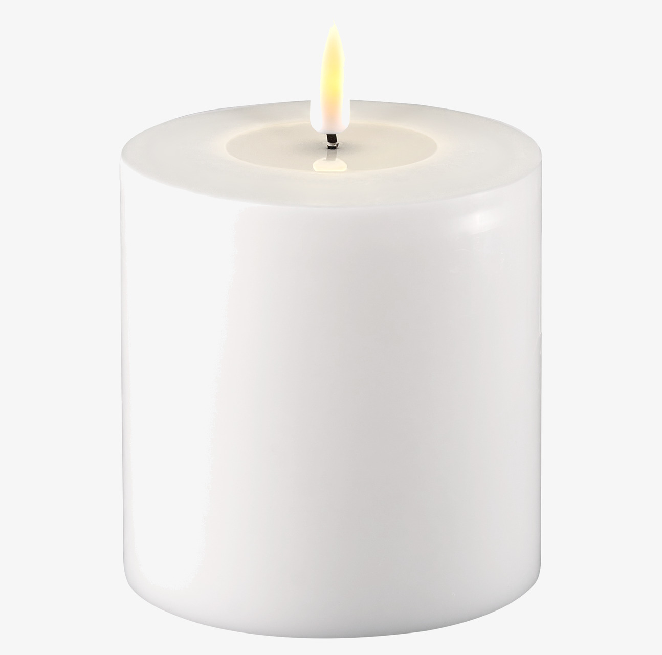 Blockljus LED Vit 10x10cm från Deluxe Homeart i vit plast