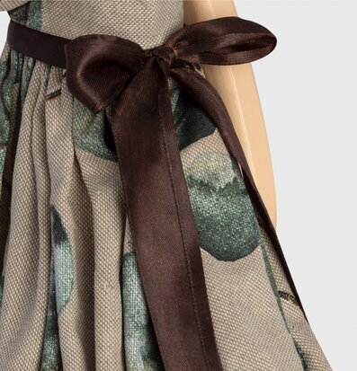 Bild av elegant bordslampa med naturinspirerad design