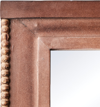 Bild av elegant spegel med brun träram och detaljer