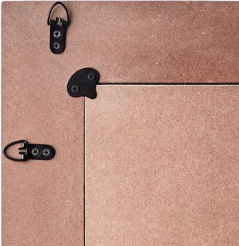 Bild av spegelns baksida med robust konstruktion