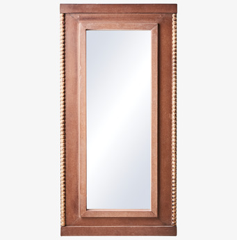 Bild av elegant spegel med brun träram och detaljer