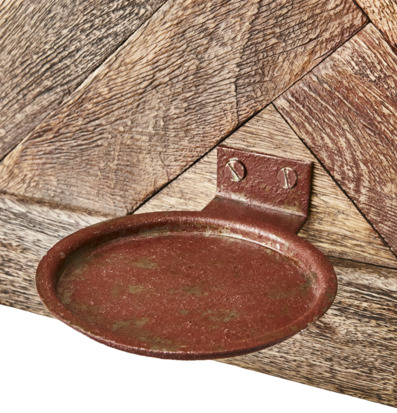 Bild av rustik väggljushållare i metall och trä