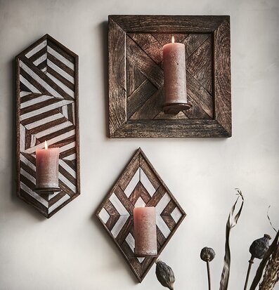 Bild av harmonisk inredning med stilrena dekorationer