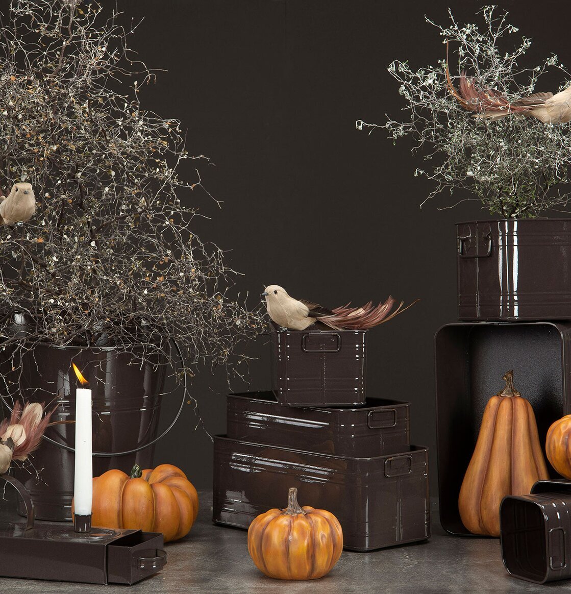 Pumpa Orange Poly Liten från A Lot Decoration i höstmiljö