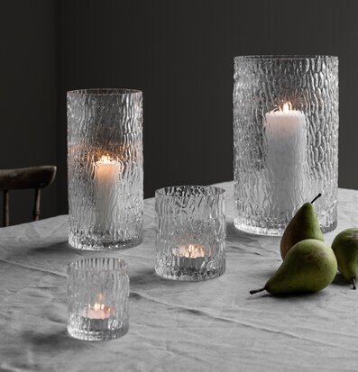 Foto av stilrena ljuslyktor med atmosfärisk känsla