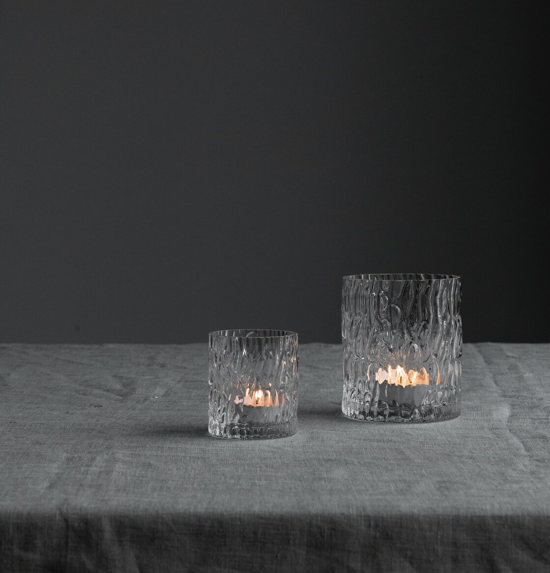 Ljuslykta Bubblig Stor från Storefactory på grå duk