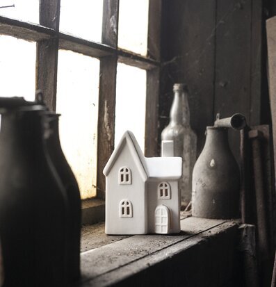 Bild: Estetisk ljusstake i rustik och tidlös miljö