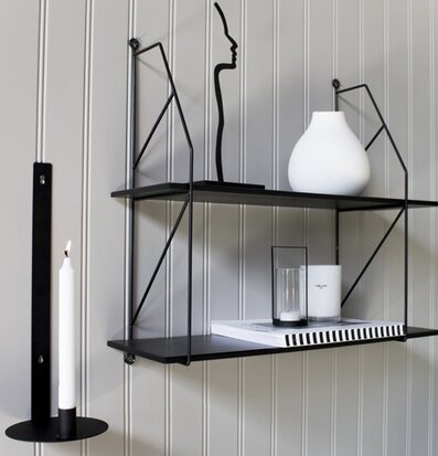 Bild av stilren inredning med svart och vit kontrast