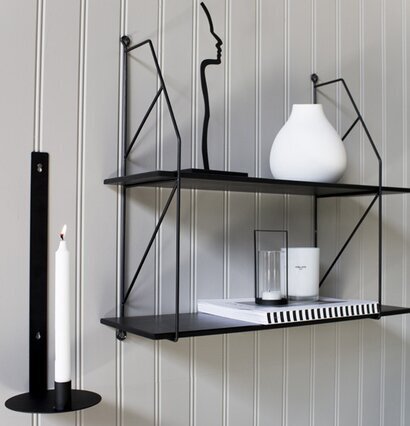 Bild av stilren inredning med svart och vit kontrast