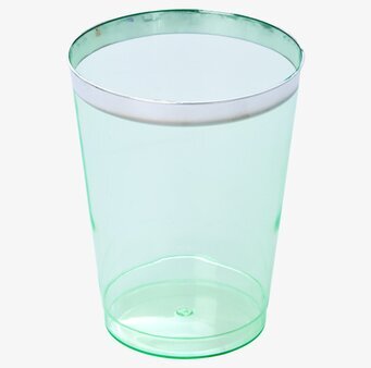 Bild av grönt plastglas med stilren och hållbar design