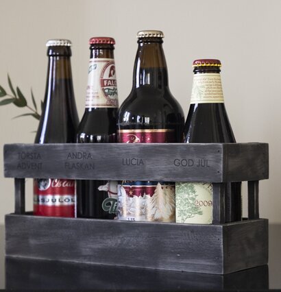 Trälåda Advent Grå från Different Design med fyra flaskor