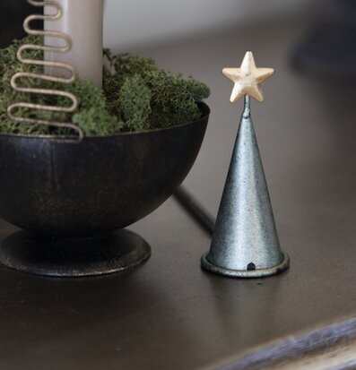 Bild av dekorativ ljussläckare för vinterinredning