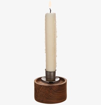 Bild av stilren ljusstake i teak med metallhållare