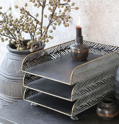 Bild av elegant kontorsmiljö med stilfulla detaljer