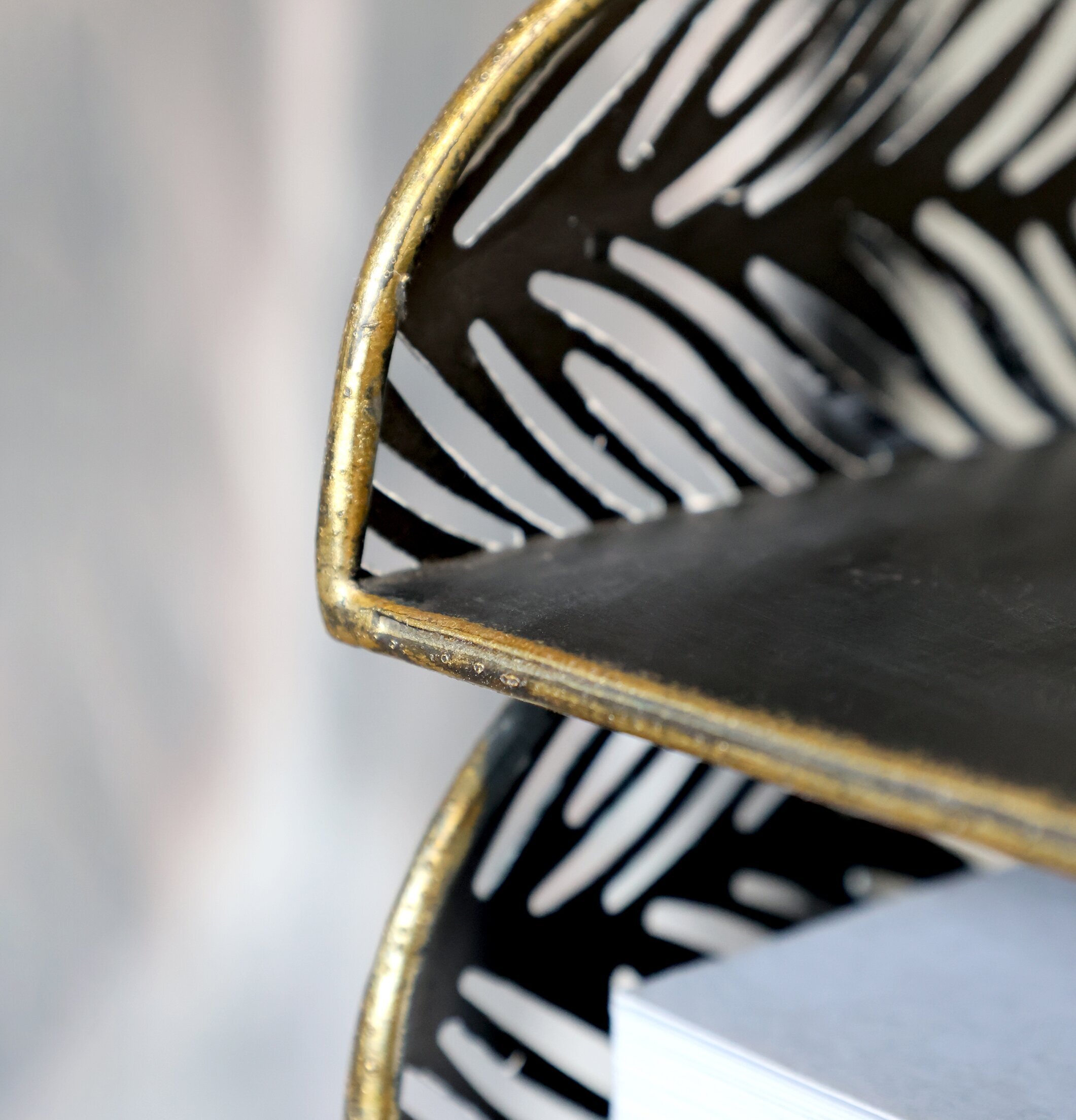 Brevkorg Med Mönster från Chic Antique med dekorativa sidor