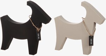 Bild av stilrena och minimalistiska julbockar i trä