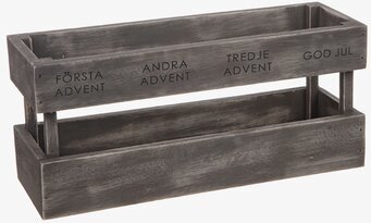 Bild av rustik grå trälåda med adventsdekorationer