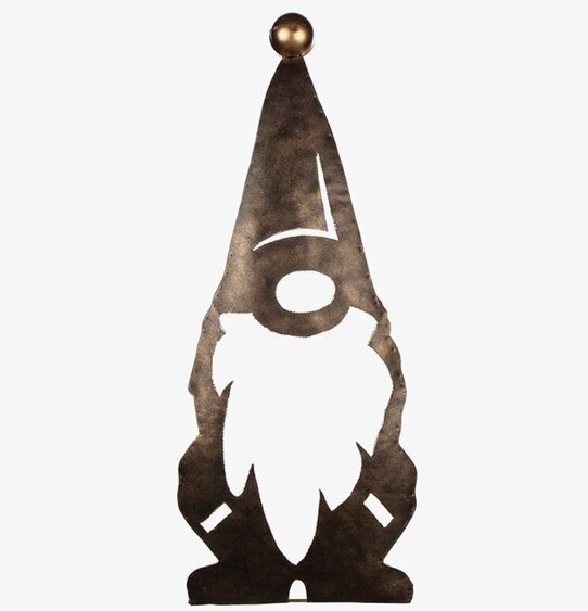 Tomte Hamrad Plåt 75cm från Different Design i trädgården