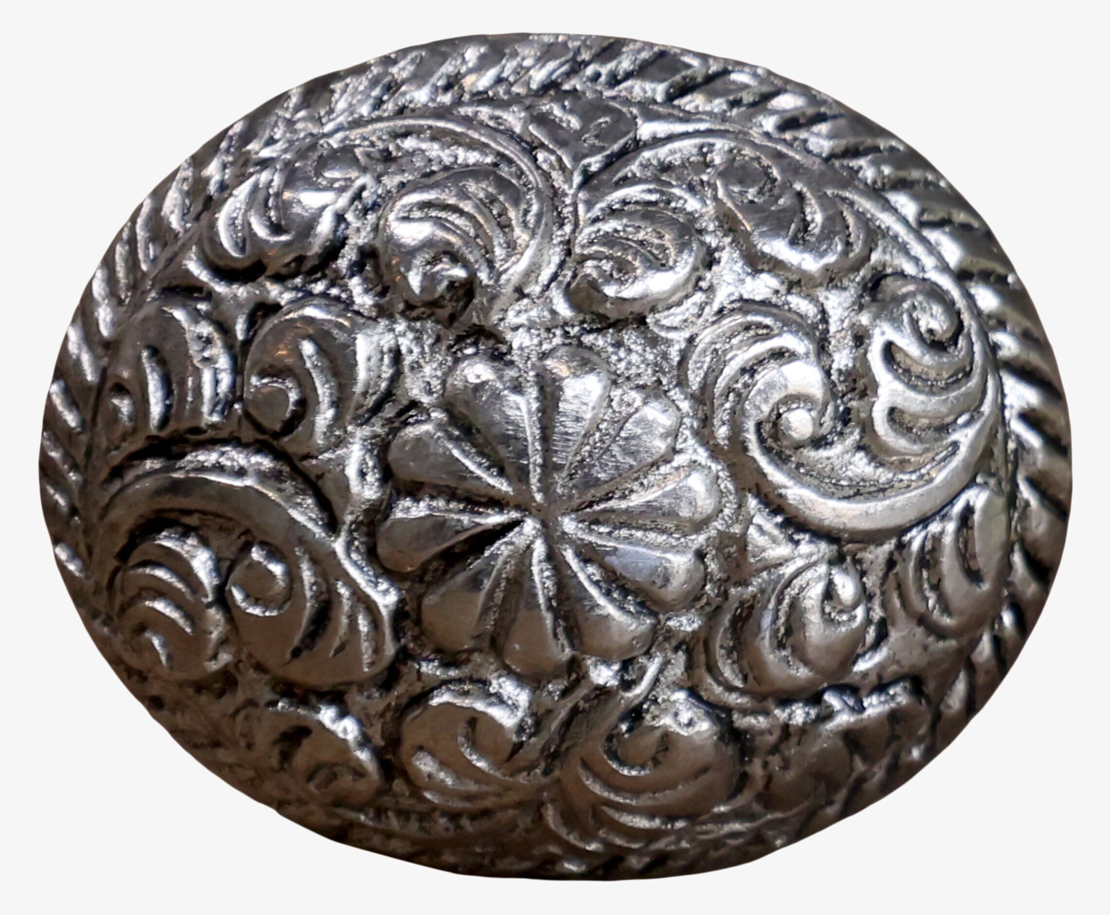 Väggknopp Antiksilver från Chic Antique med intrikat mönster